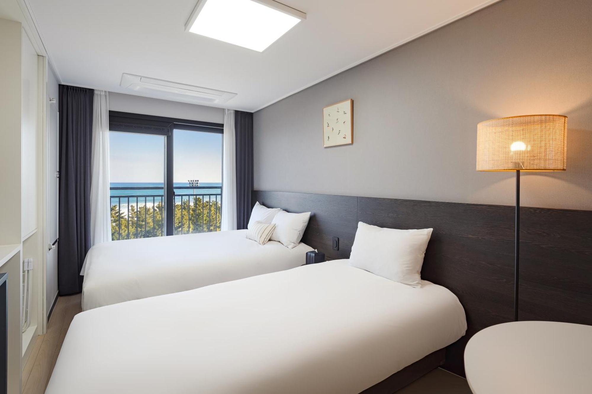 Urbanstay Sokcho Beach Ab Bagian luar foto
