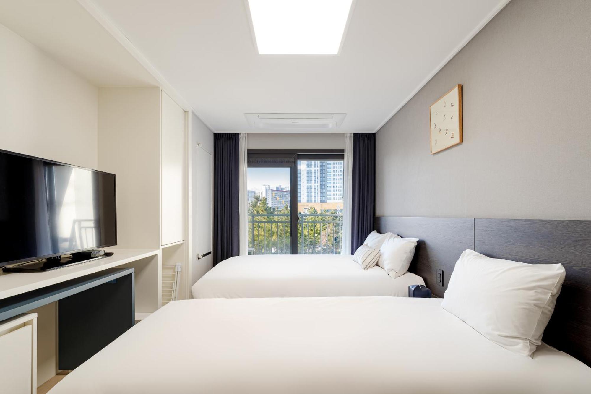 Urbanstay Sokcho Beach Ab Bagian luar foto